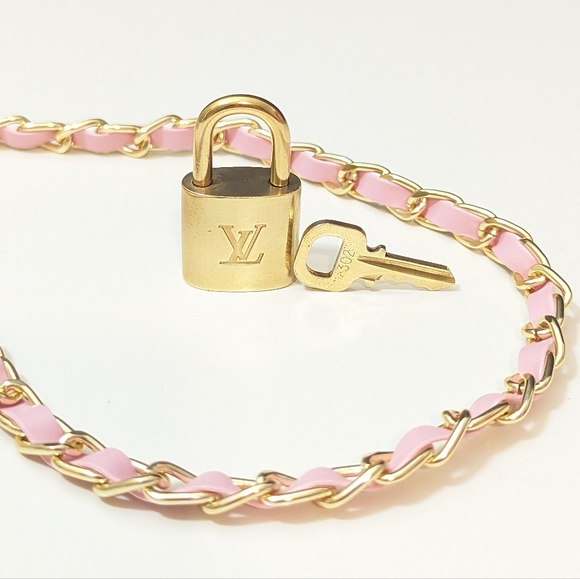 Louis Vuitton Jewelry - Price is firm.Louis Vuitton ✨ padlock and matching key